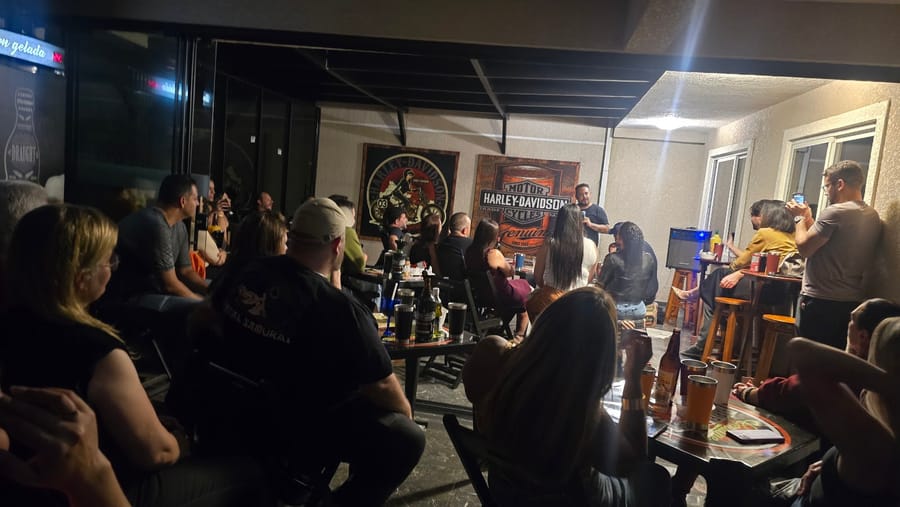 Noite cheia no Baron Gourmet